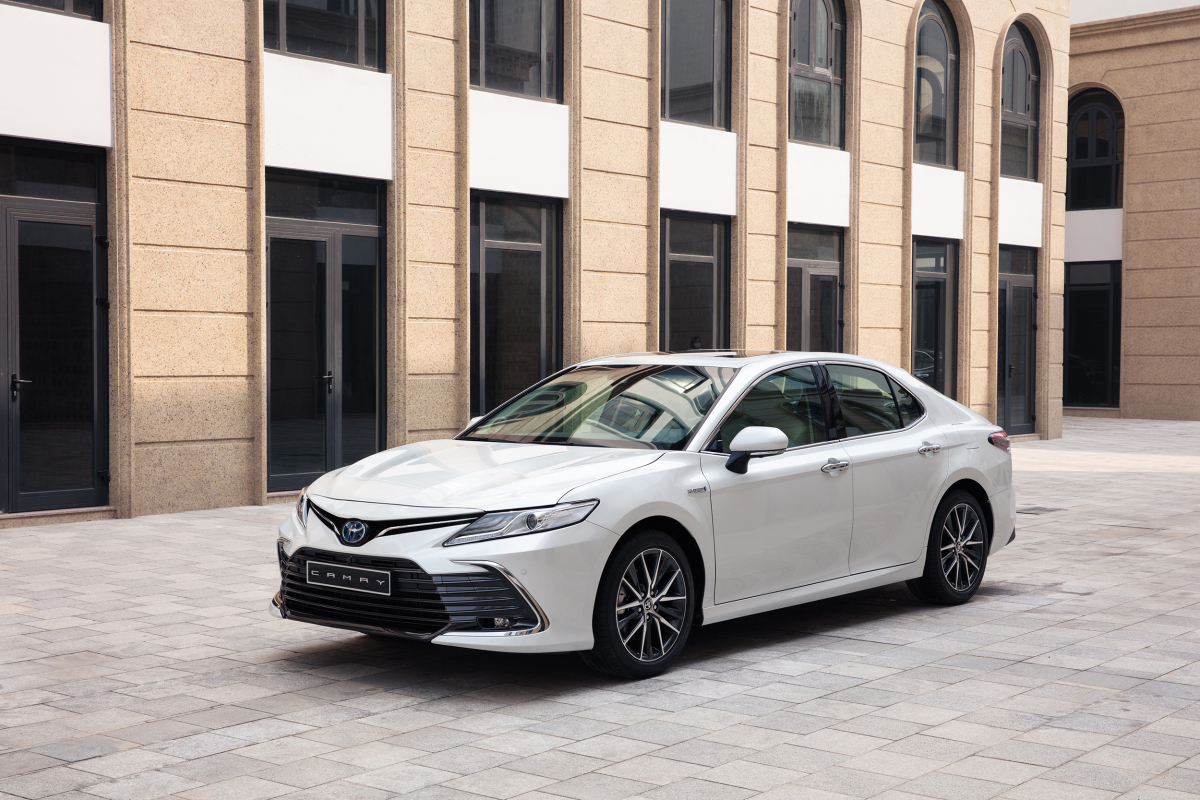 Cập nhật bảng giá xe ô tô Toyota Camry mới nhất năm 2022