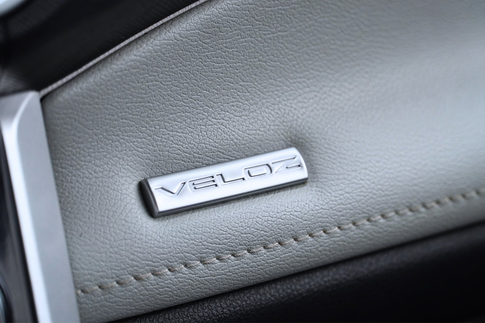 VELOZ CROSS CVT TOP