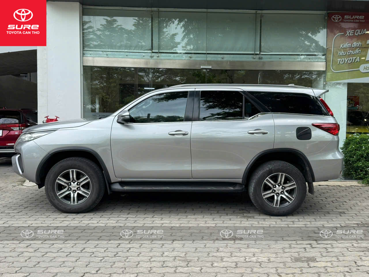 Fortuner 2.4AT 4X2