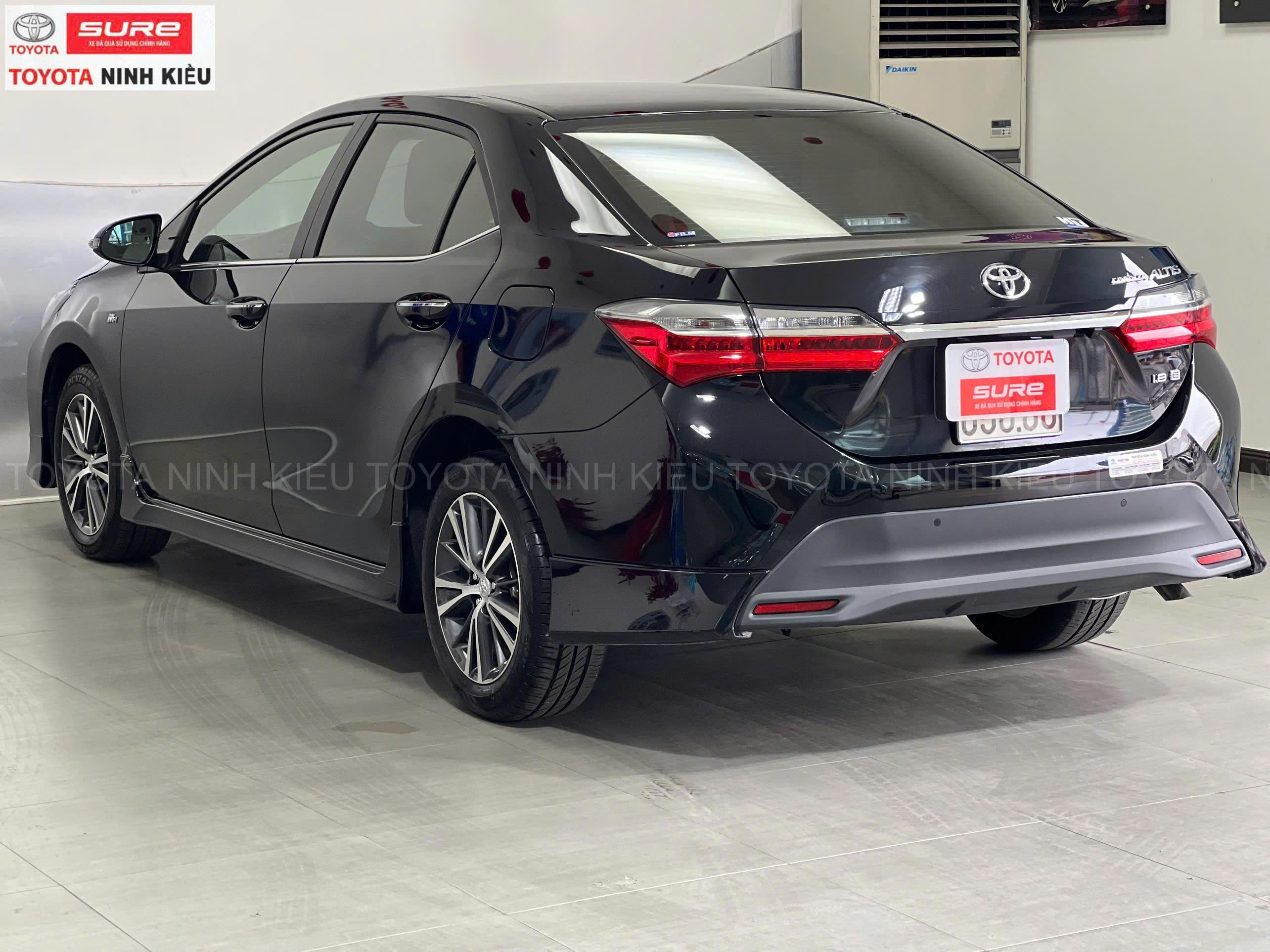 Corolla Altis 1.8E CVT